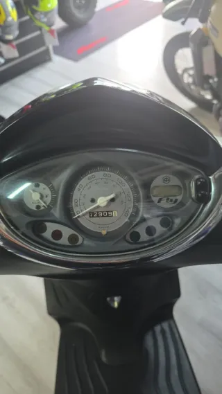 Piaggio Fly 125 Scooter Blanca