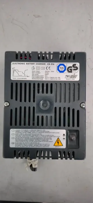 Cargador Batería Electrónico CB-516