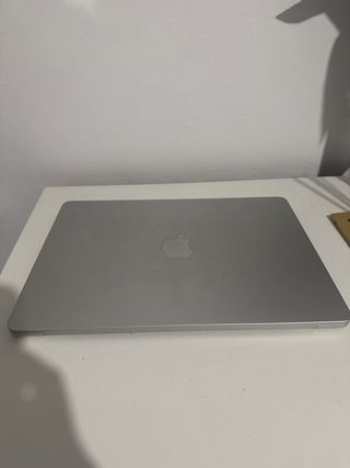 MacBook Air M2 2022 8GB