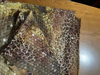Scampolo tessuto paillettes animalier cm 107x150