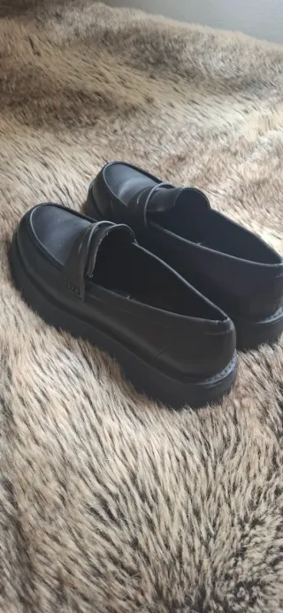 zapatos mocasines Stradivarius negros