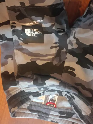 Pantalón The North Face Camuflaje Talla S