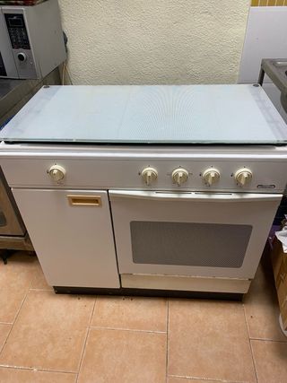 Cocina gas butano 4 fuegos