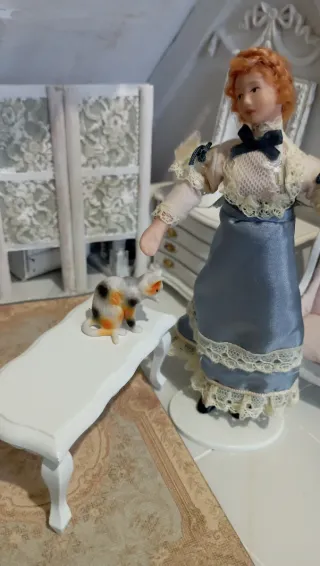 Gatto 1:12 Dollhouse si lava zampa