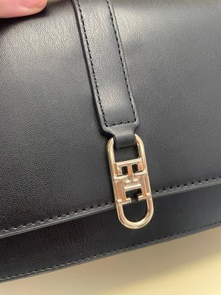 Bolso bandolera Tommy Hilfiger negro