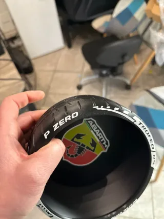 Svuota tasche a forma di pneumatico Pirelli Abarth