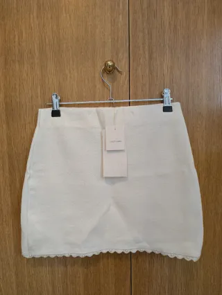 Falda Zara blanca con perlas