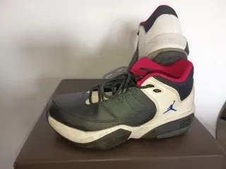 Zapatillas Nike Air Jordan Negras y Blancas