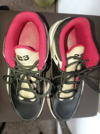 Zapatillas Nike Air Jordan Negras y Blancas