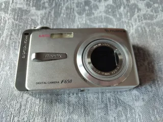 Cámara Fujifilm FinePix F650 Digital 6MP