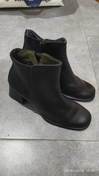 Botas negras tacón. Piel