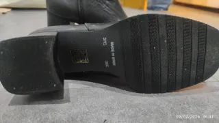 Botas negras tacón. Piel