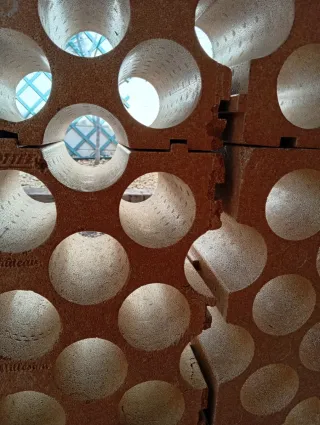 Botellero modular de corcho y plástico,