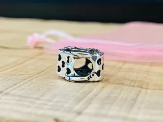 Charm | Corazón Infinito Huellas felinas