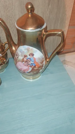 Juego antiguo de café dorado