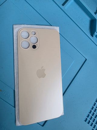 Tampa Traseira iPhone 12 Pro Dourada