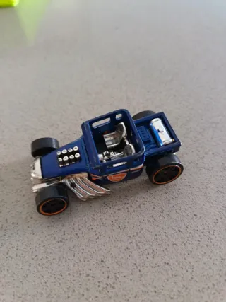 Hot Wheels Bone Shaker Azul
