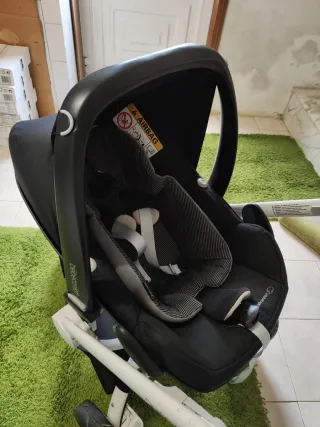 Carrinho de bebé Quinny com ovo e redutor