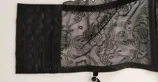 Corpetto Intimissimi pizzo con lacci e rosa