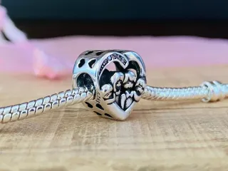 Charm | Corazón Familia