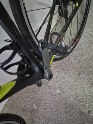 Bicicleta de carretera Giant Negra/Amarilla