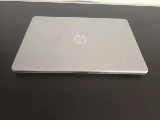 Portátil HP 15, i3 11ª gen, 8GB RAM, SSD – Muy bue