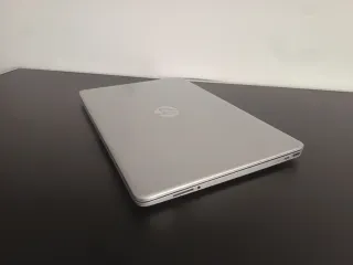 Portátil HP 15, i3 11ª gen, 8GB RAM, SSD – Muy bue