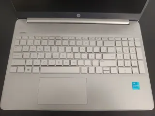 Portátil HP 15, i3 11ª gen, 8GB RAM, SSD – Muy bue