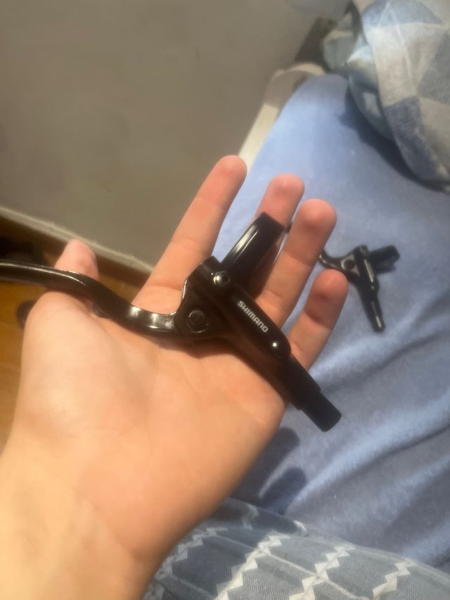 Manetas Shimano MT200