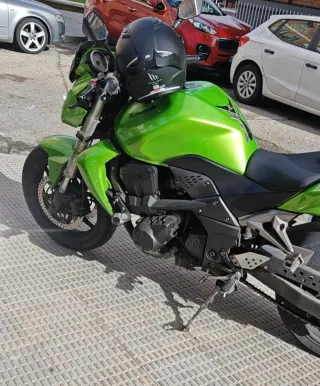 Kawasaki Z750 Verde