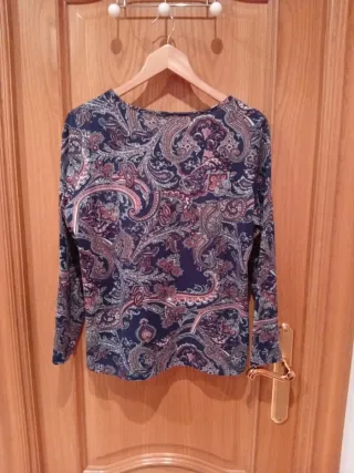 Camiseta fina manga larga estampado paisley