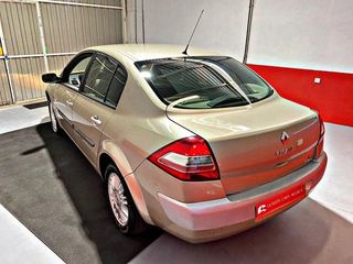Renault Mégane Sedan Authentique 1.4 16v