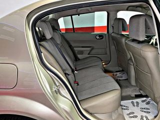 Renault Mégane Sedan Authentique 1.4 16v