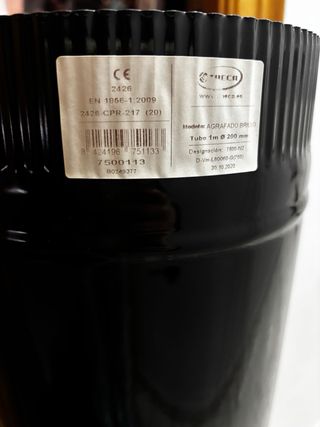 Tubo para chimenea metálico negro