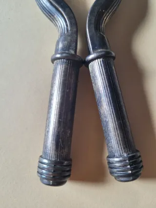 Cascanueces de metal con diseño