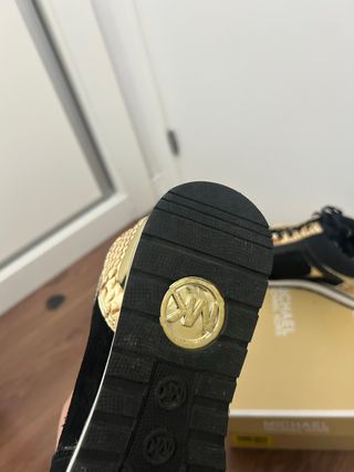Zapatillas Michael Kors Negro y Dorado