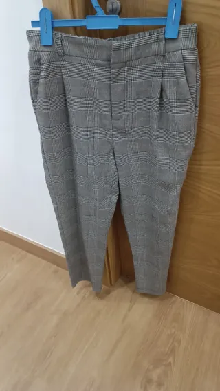 Pantalón jogger cuadros Stradivarius Talla