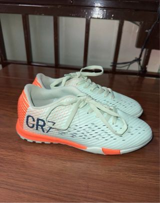 Zapatos de fútbol CR7 Talla 35
