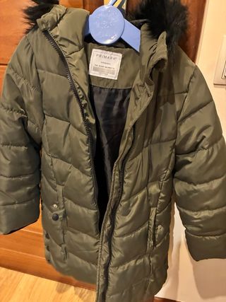 Abrigo acolchado niña verde.