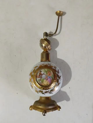 Perfumero antiguo porcelana y metal