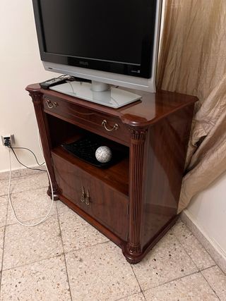 Mueble TV madera oscura