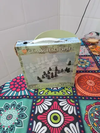 Juego de ajedrez de cristal