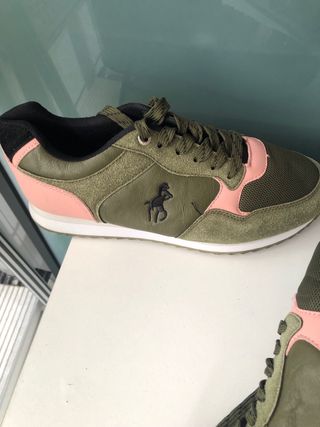 Zapatillas deportivas verdes y rosas talla 40