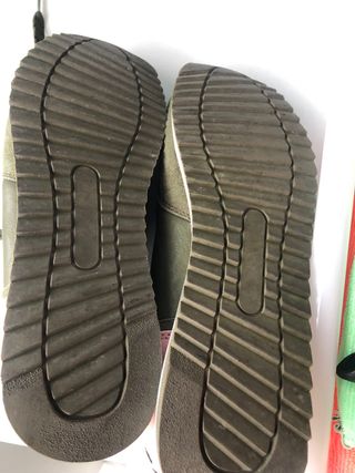 Zapatillas deportivas verdes y rosas talla 40