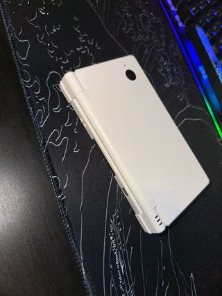 Nintendo DSi + 7 Giochi + Caricatori e Custodia