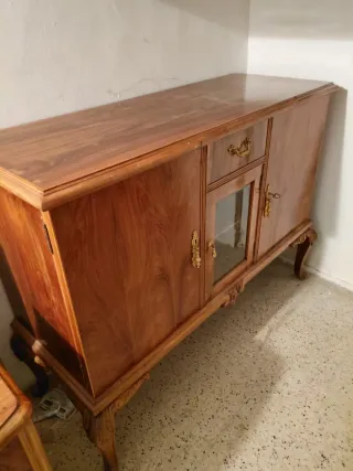 Aparador de madera restaurado