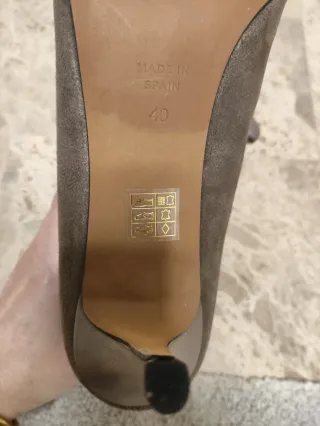 Botines beige/gris nuevos puntera y tacón piel