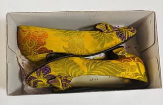 Traje de Fallera Amarillo con Flores