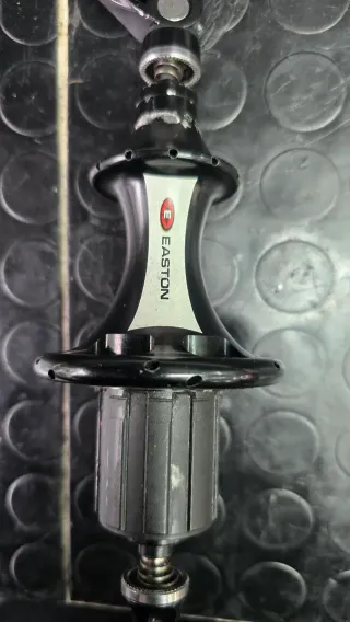 Cubo Easton R4 24F Eixo 9mm