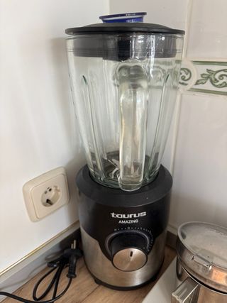 Hervidor de agua Russell Hobbs blanco